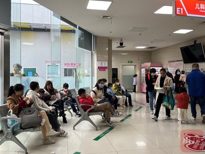 儿科温情纪实 候诊区的关怀与等待